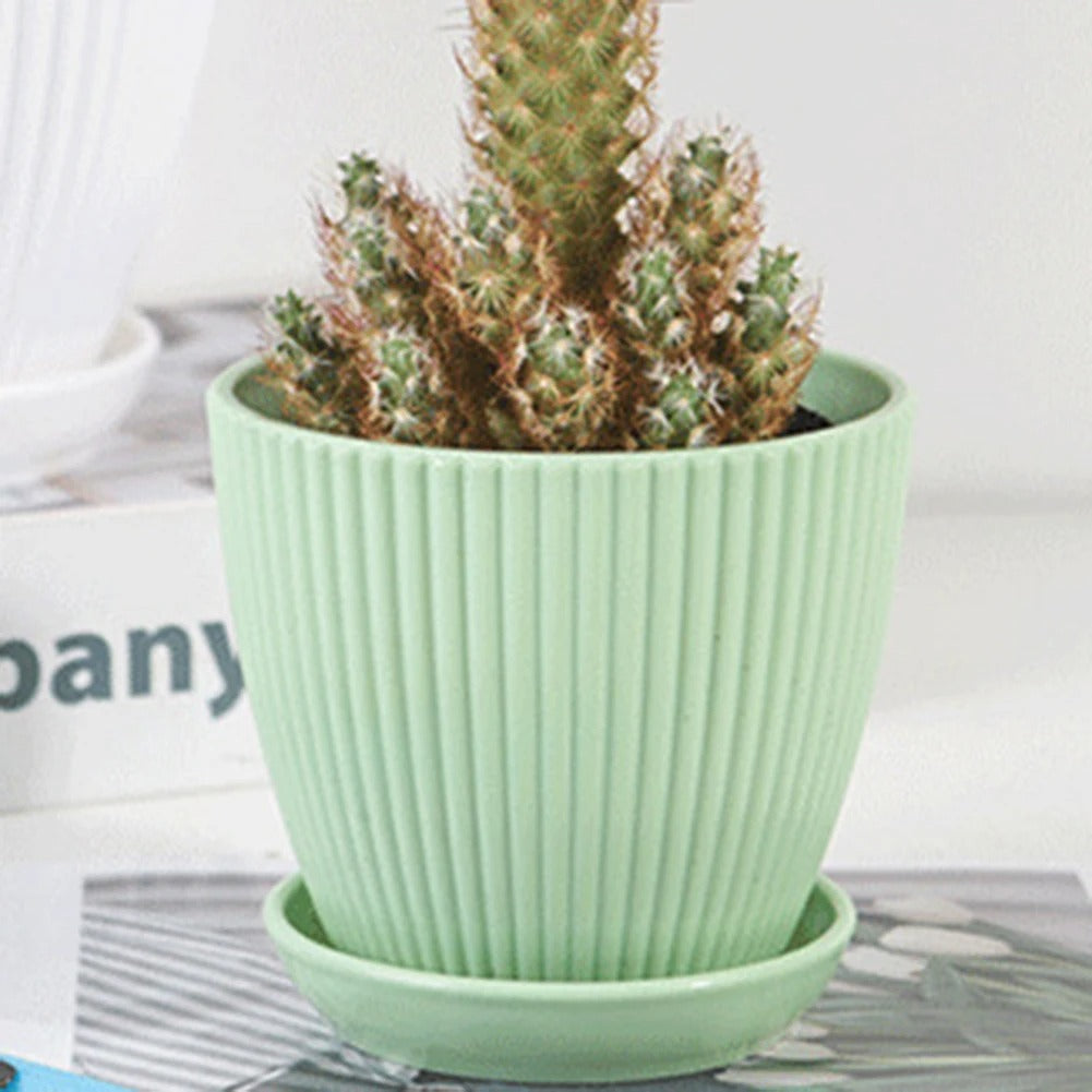 pot-de-fleur-plastique-vert-pale-colore