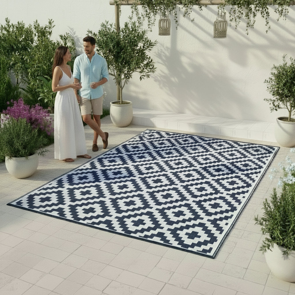 Tapis-exterieur-terrasse-carre-blanc-et-bleu