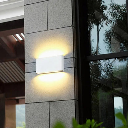 applique-murale-pour-exterieur-blanche-design