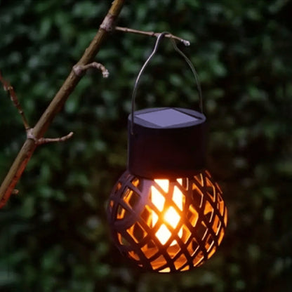 lanterne-solaire-exterieur-allumee-romance