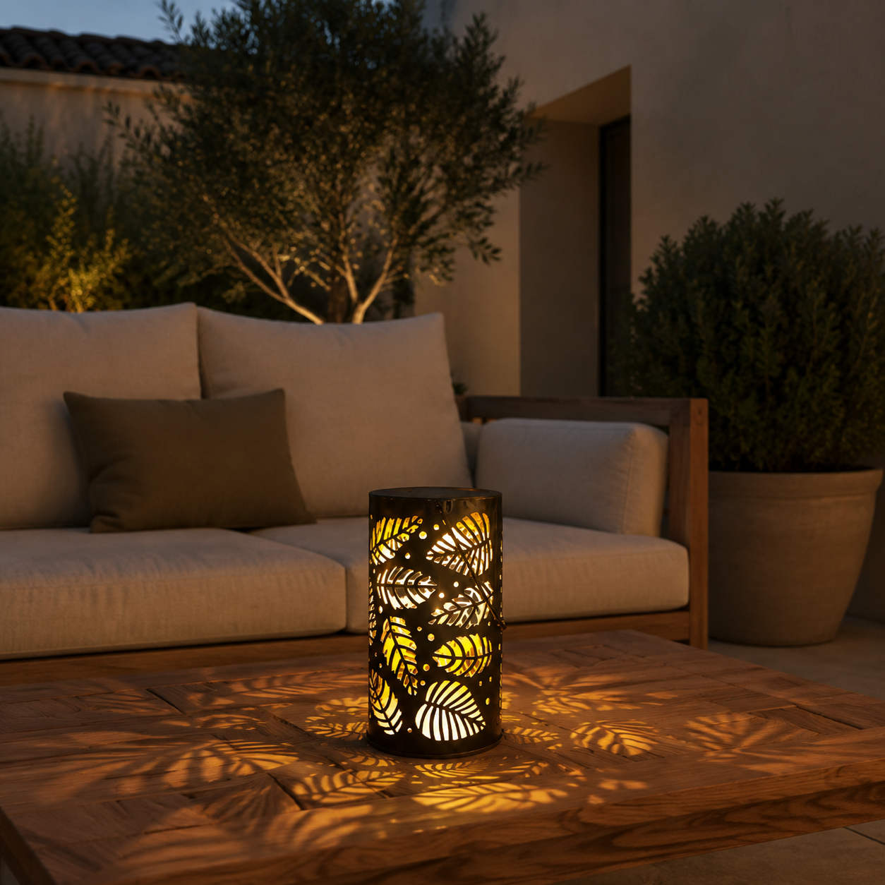 lanterne exterieur solaire PurFeuillage pour salon de jardin